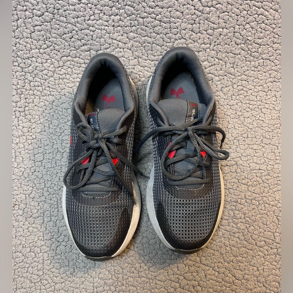 Under Armour Men's Surge 3 Running Shoes Size 8.5 Gray And Red - Picture 3 of 8